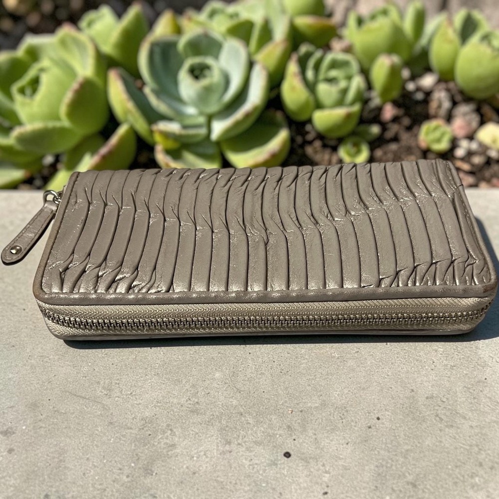 Coach Madison Zip Around Wallet Womens Large Metallic Champagne Pleated Leather - Picture 11 of 13
